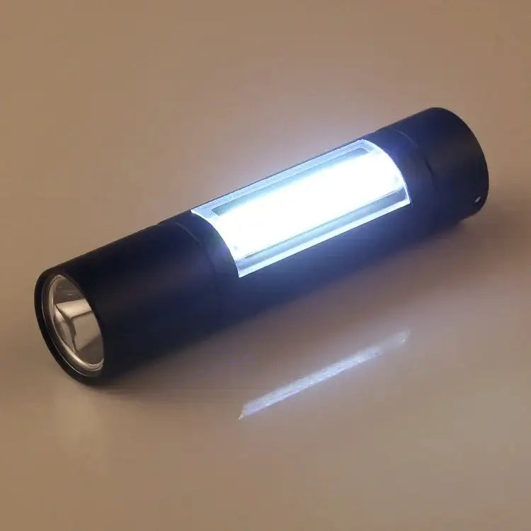 A1 USB-Taschenlampe mit festem Fokus und 3 Leuchtmodi